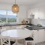 Two Br Sea View With Balcony And Pool Paphos Lejlighed Klorakas