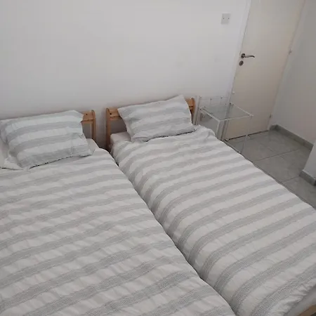 Two Br Sea View With Balcony And Pool Paphos Apartment Klorakas