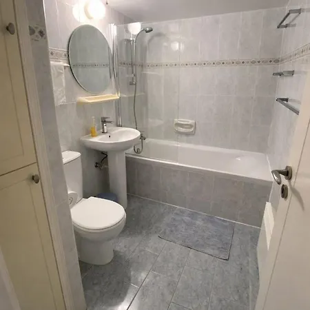 Two Br Sea View With Balcony And Pool Paphos Apartment *