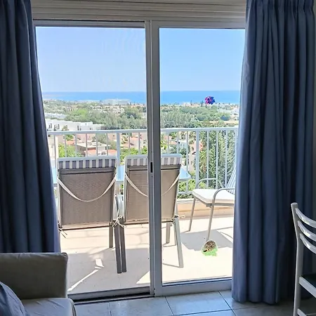 Two Br Sea View With Balcony And Pool Paphos Apartment *